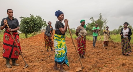 Train female soy farmers in Tanzania